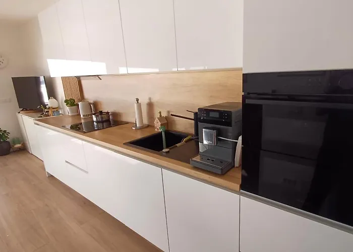 아파트 New Sunset 포블랴나